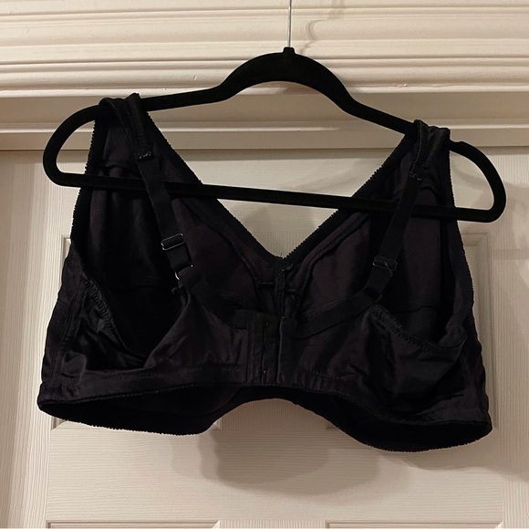 Four Comfort Choice plus size bras - Picture 2 of 12